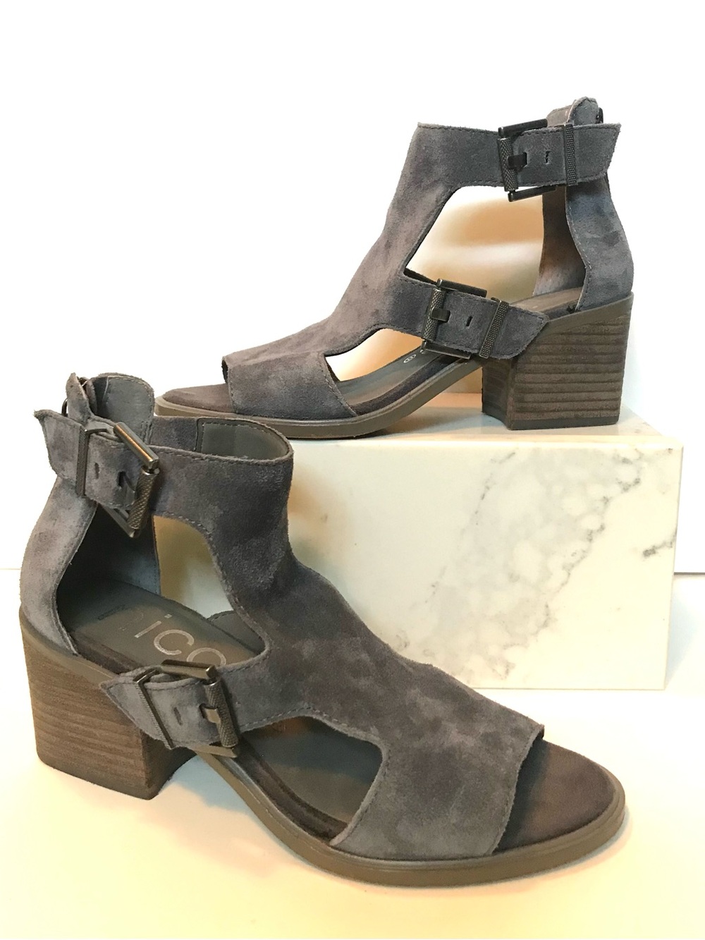 Nicole Suede Leather Gladiator Gray Suede Cutout Block Heel Sandals 6.5